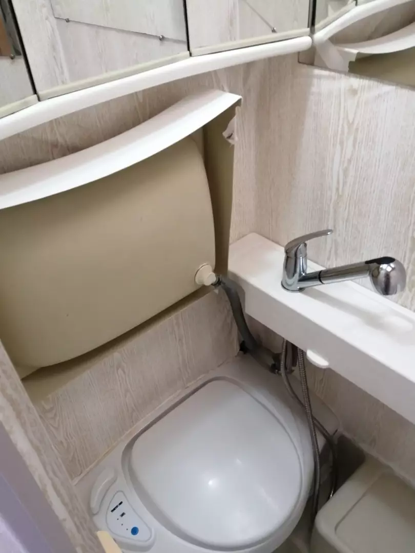Bagno c/lavello ribaltabile