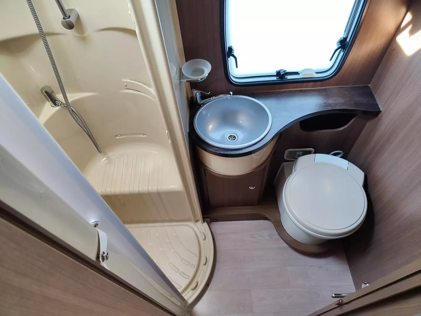 Chausson Best of 03 - Mansardato con garage
