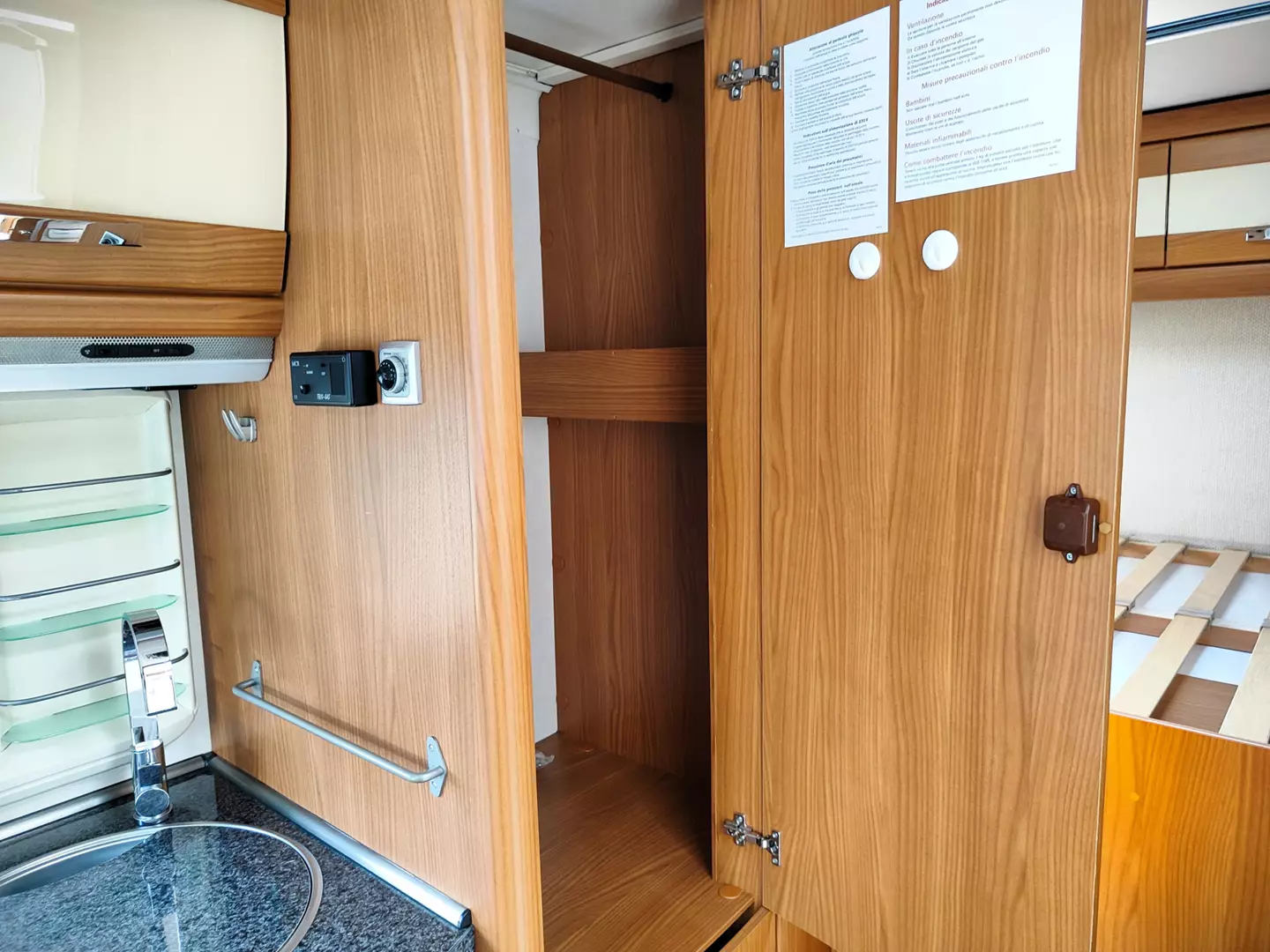 Hymer B 514 SL Gold Edition - armadio zona notte