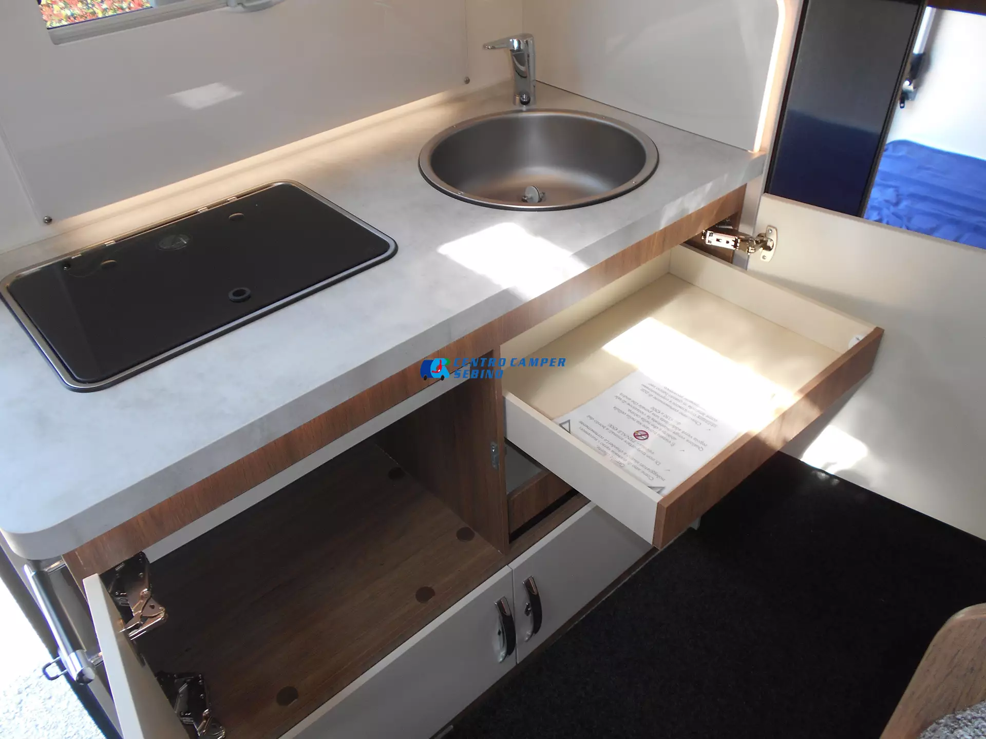 Elnagh Baron 20 8 posti letto e 6 posti viaggio omologati