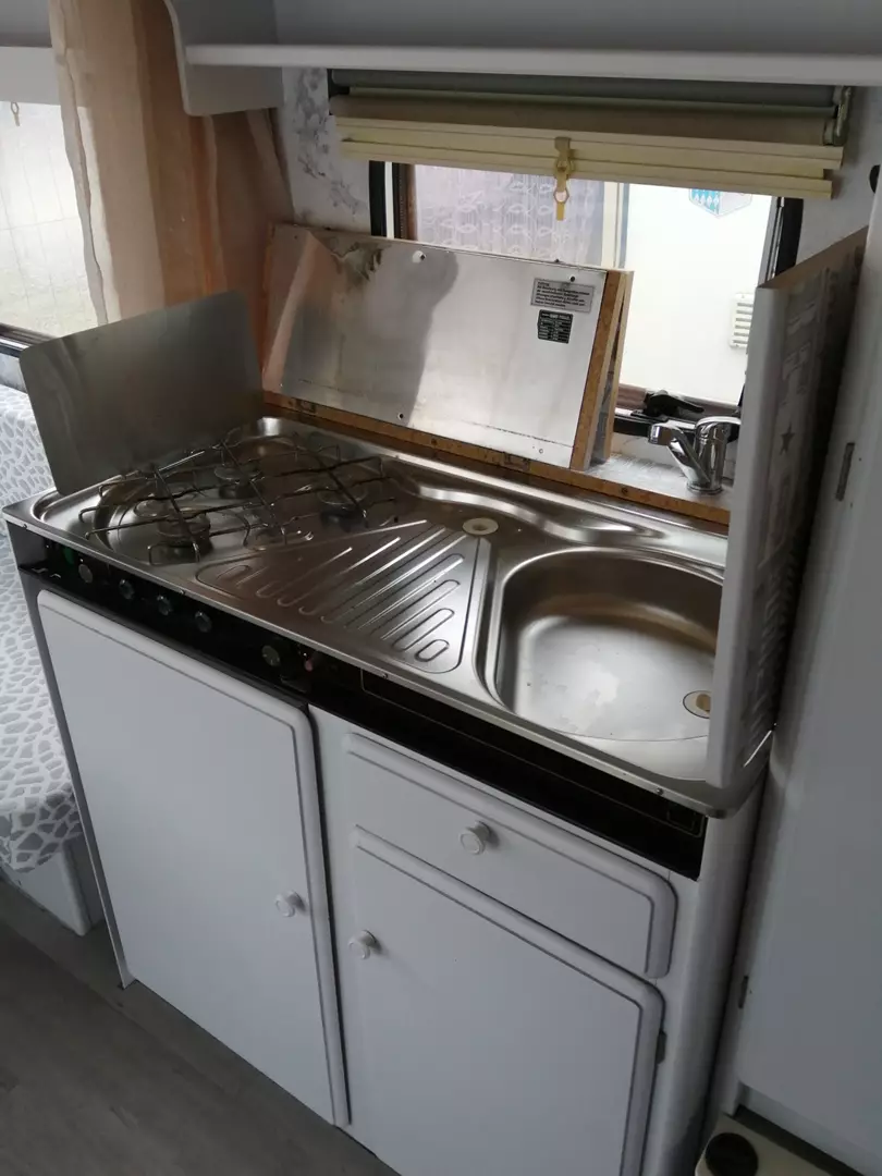 Cucina 3 fuochi e lavello c/miscelatore
