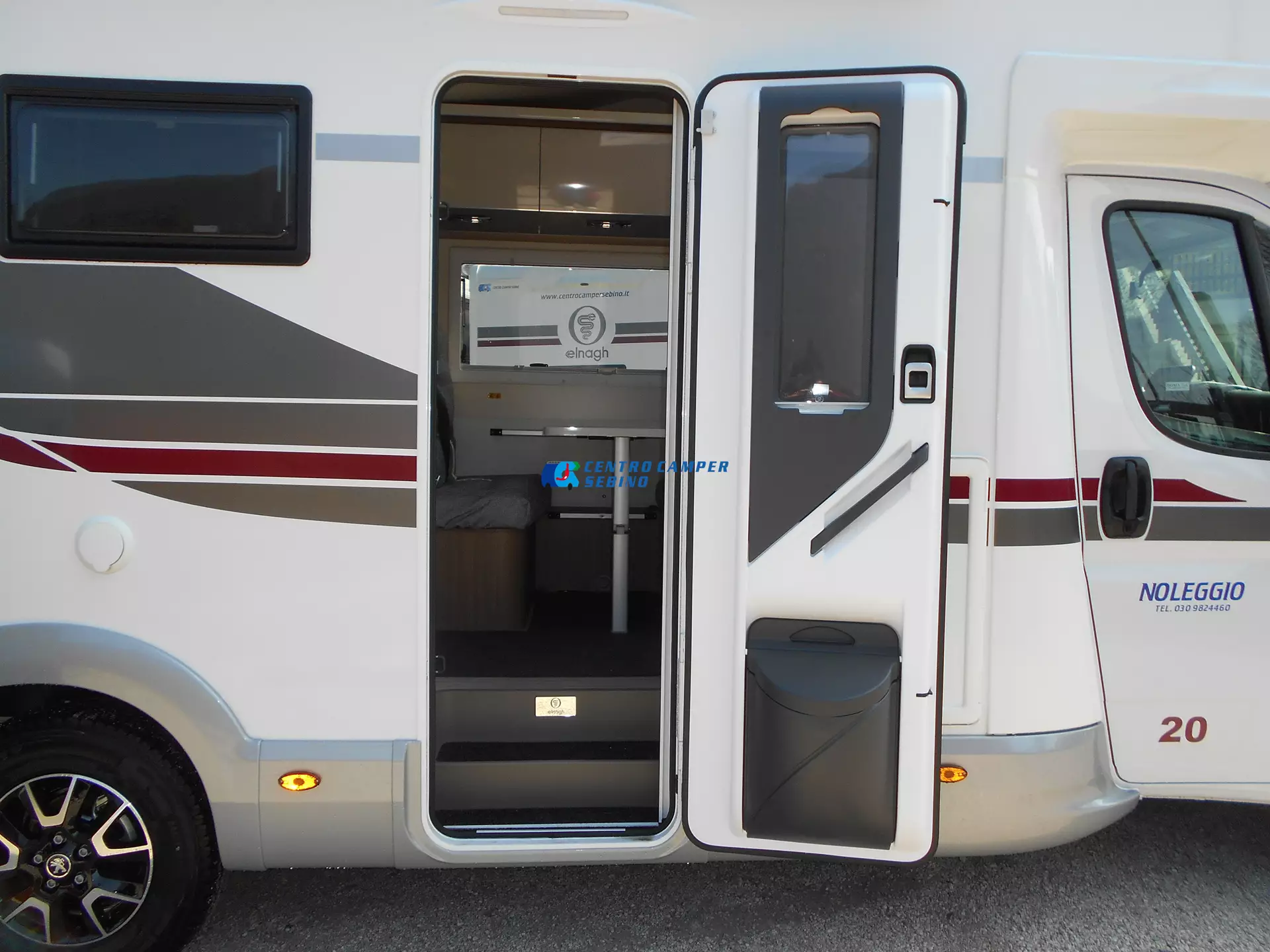 Elnagh Baron 20 8 posti letto e 6 posti viaggio omologati