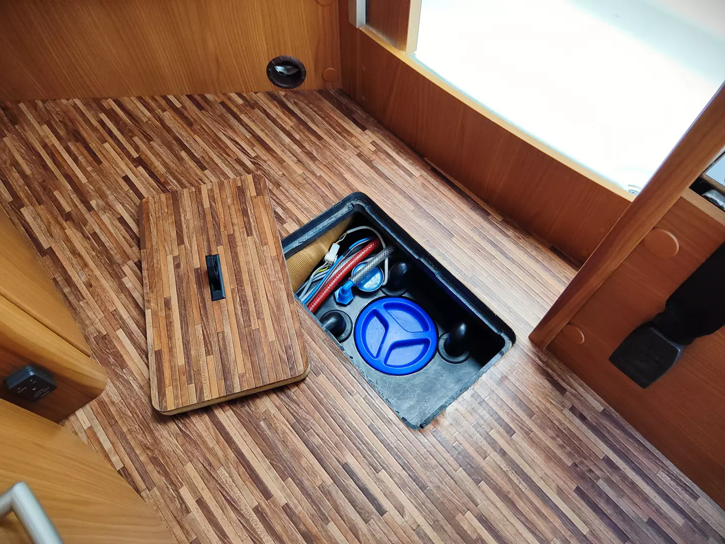 Hymer B 514 SL Gold Edition - gavone doppio pavimento