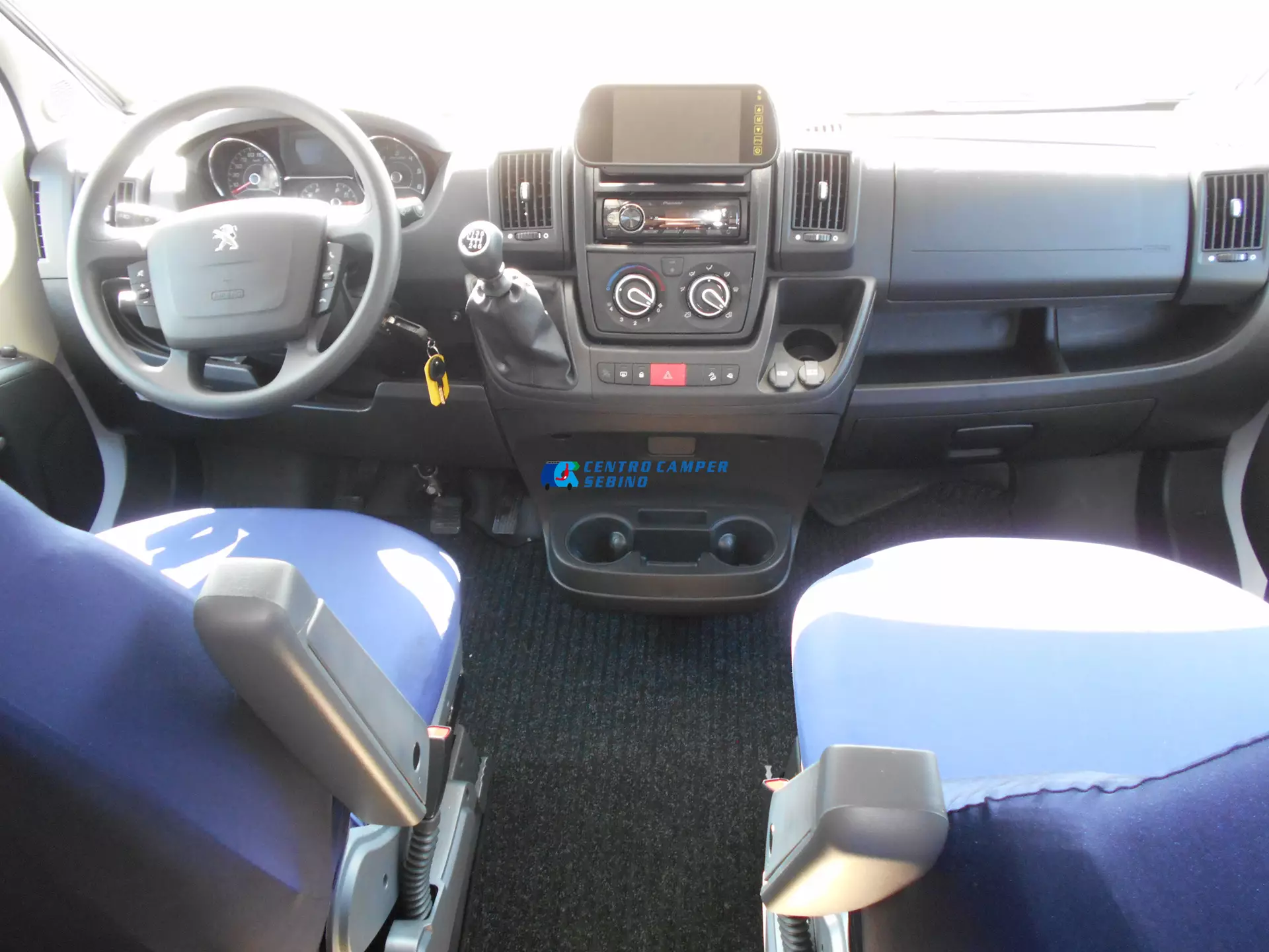 Elnagh Baron 20 8 posti letto e 6 posti viaggio omologati