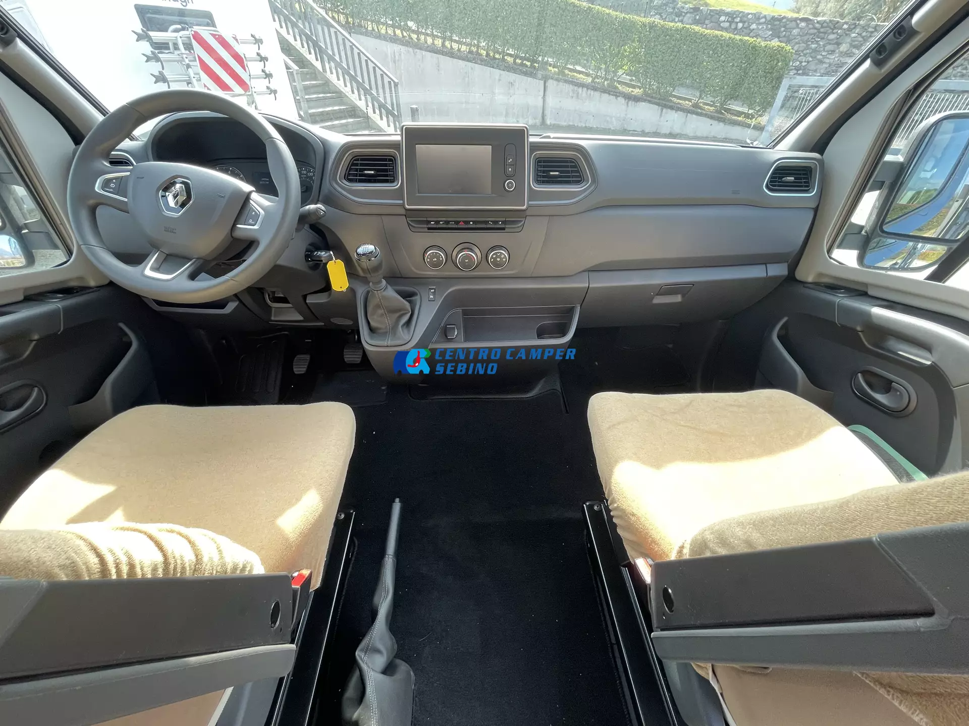 Noleggio Burstner Delfin C 621 Limited