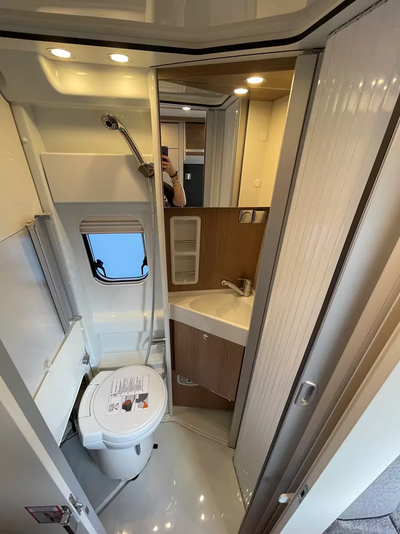 Bagno con wc a scomparsa