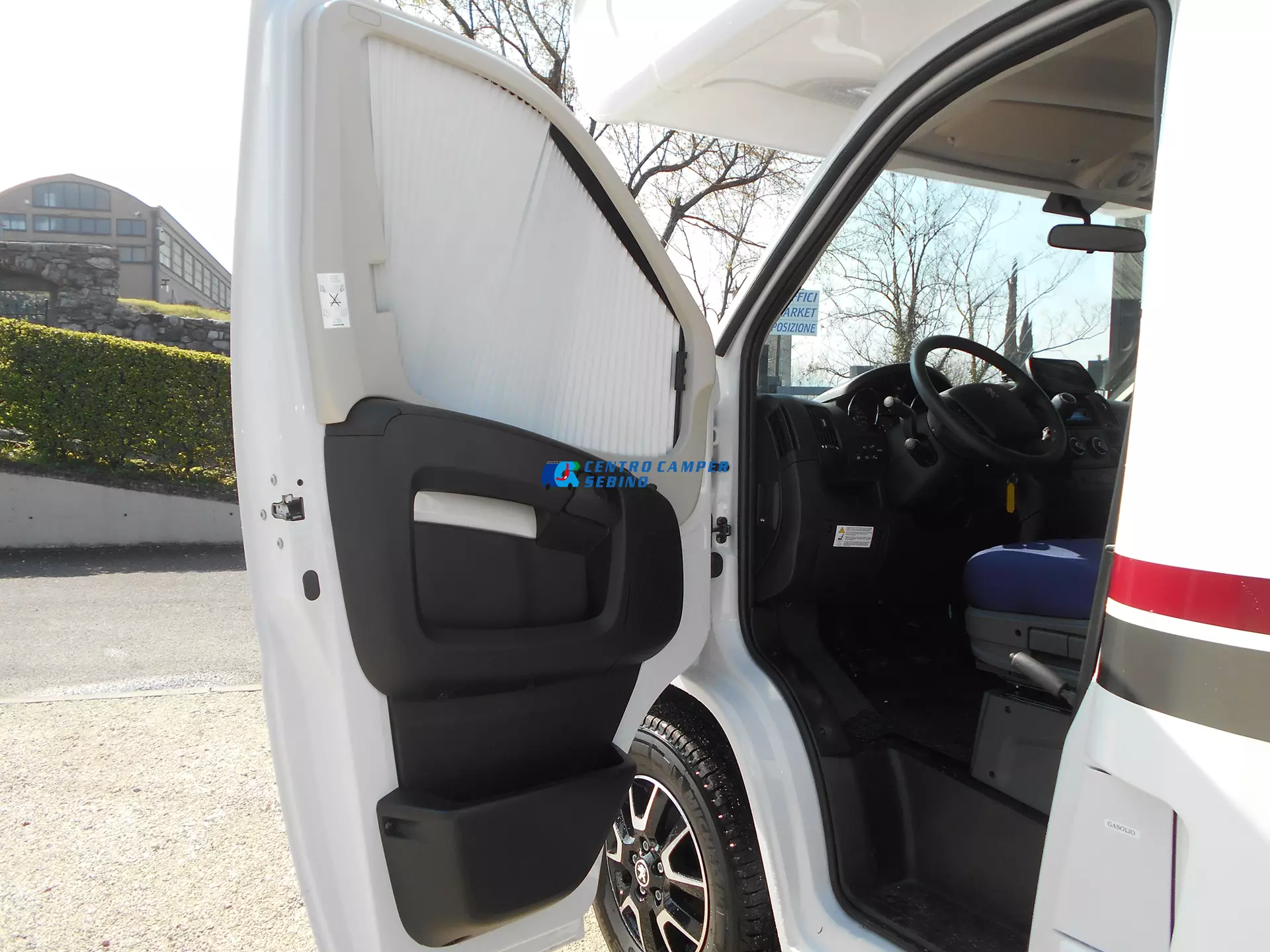Elnagh Baron 20 8 posti letto e 6 posti viaggio omologati