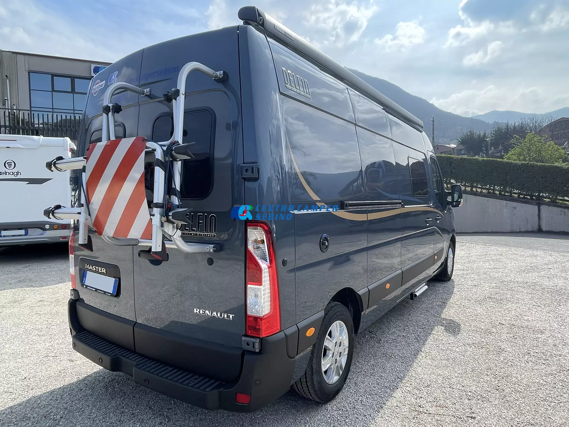 Noleggio Burstner Delfin C 621 Limited