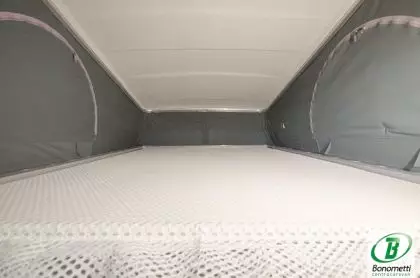 letto su tetto a soffietto