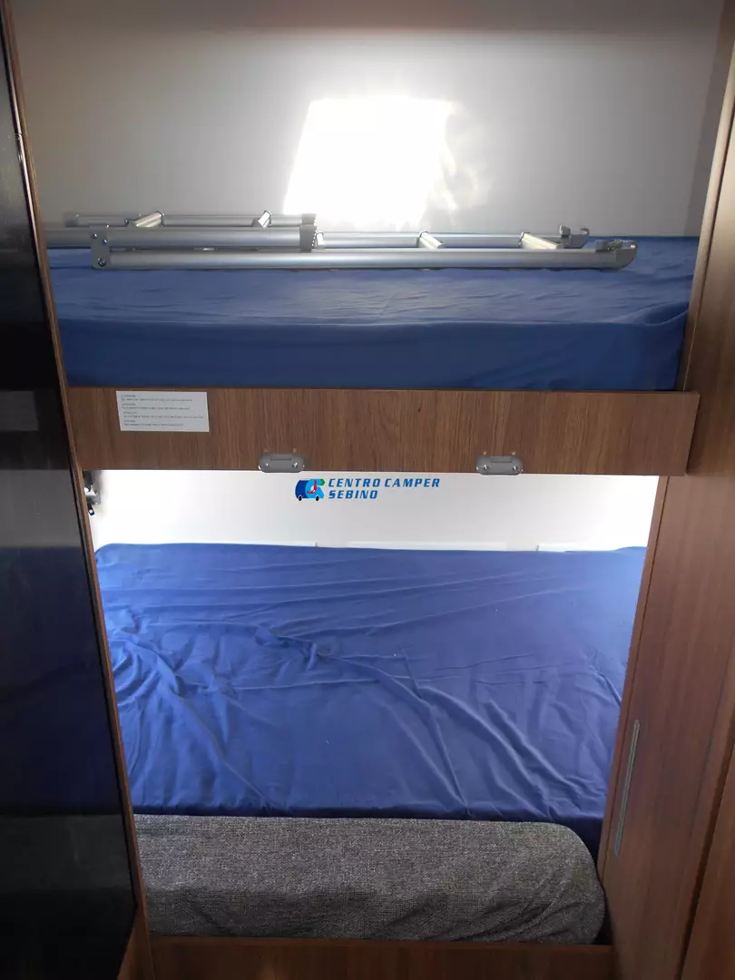 Elnagh Baron 20 8 posti letto e 6 posti viaggio omologati