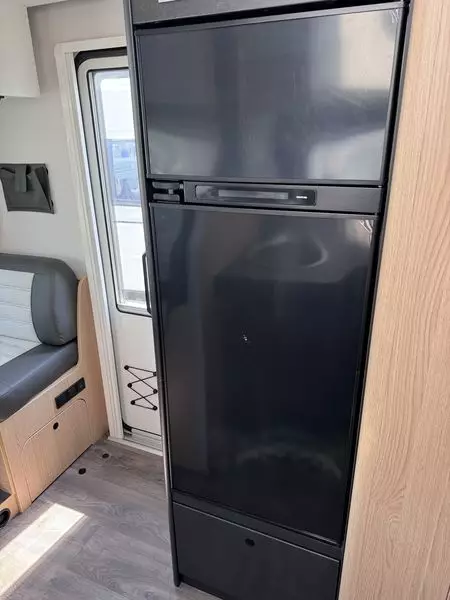 Frigorifero grande con freezer separato