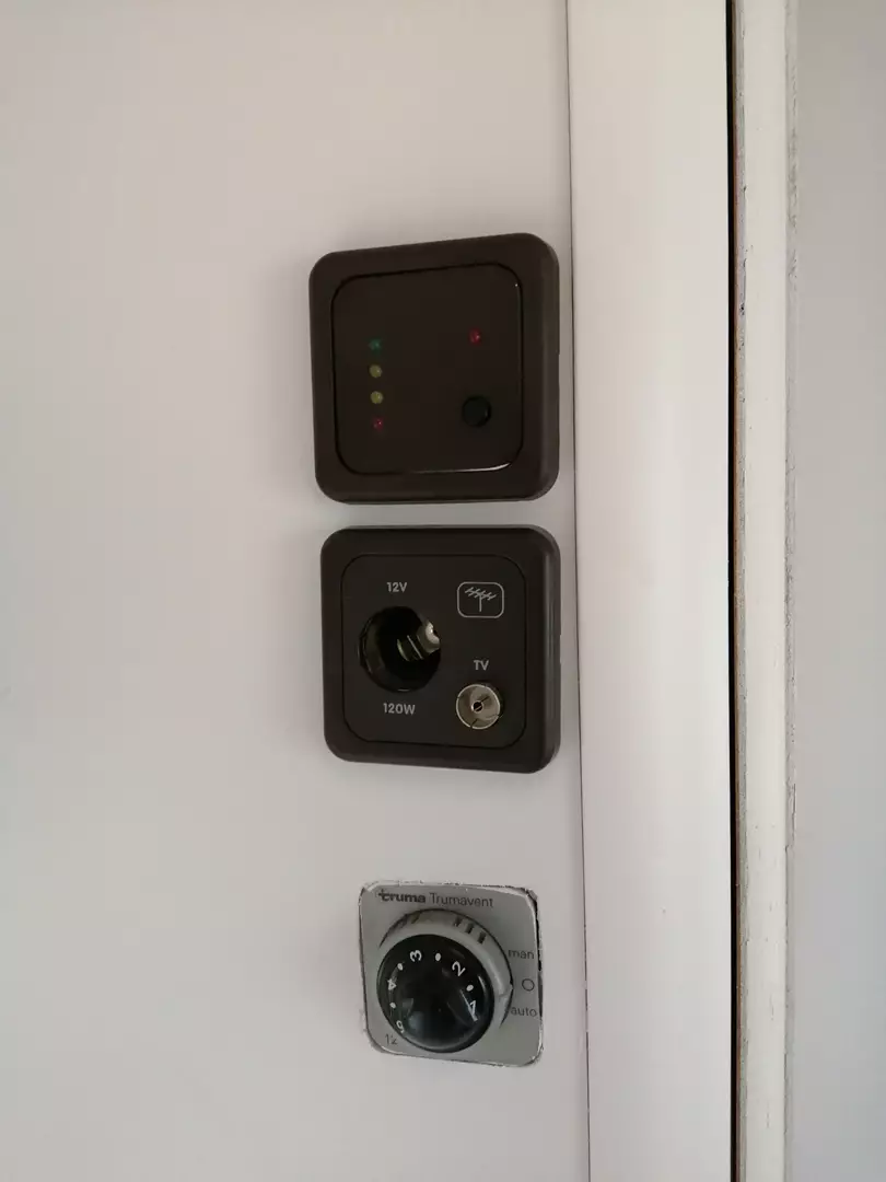 Stufa c/aria canalizzata e Boiler Truma