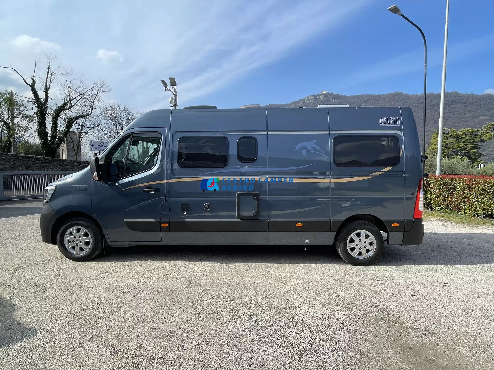 Noleggio Burstner Delfin C 621 Limited