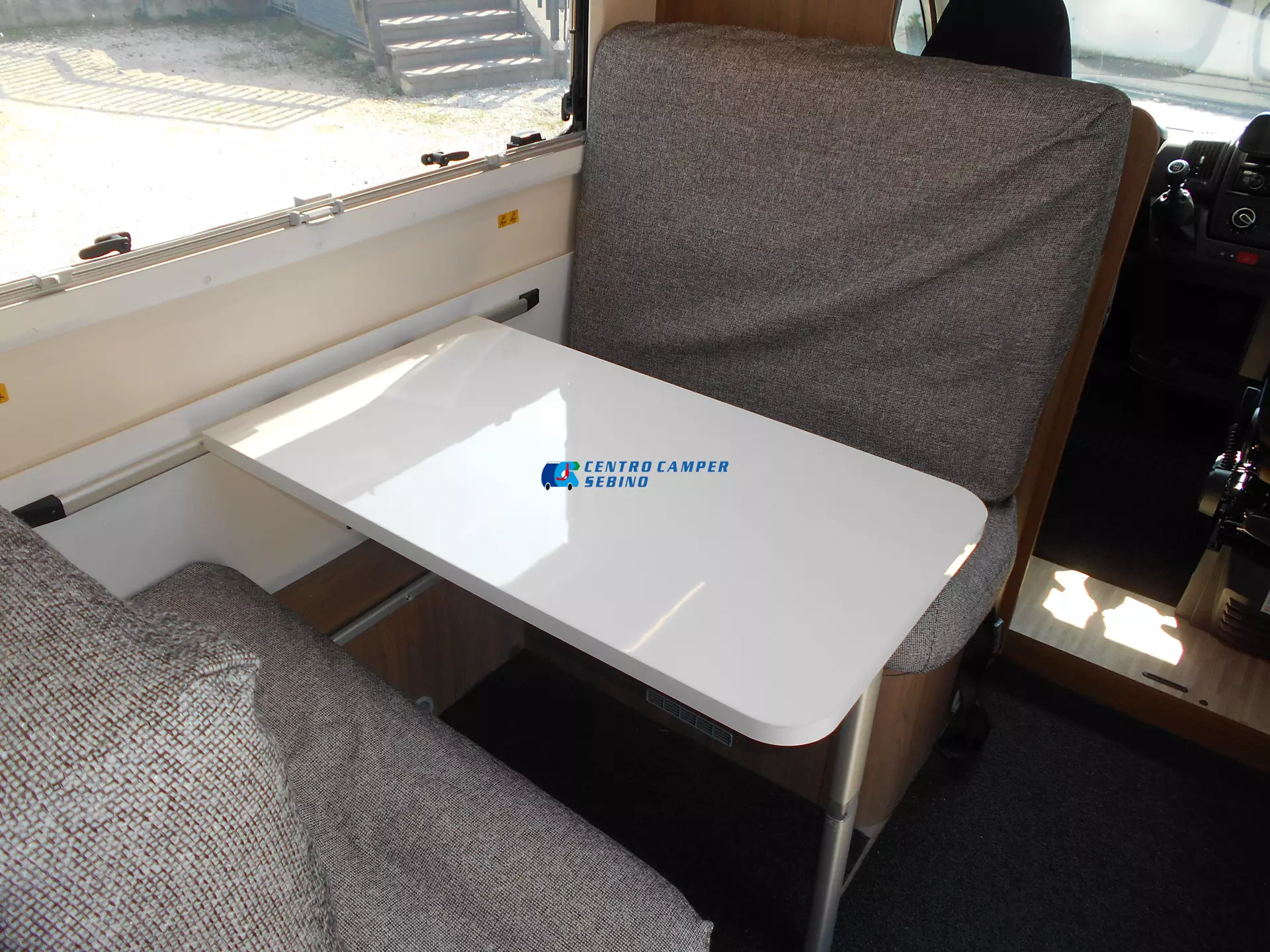 Elnagh Baron 20 8 posti letto e 6 posti viaggio omologati