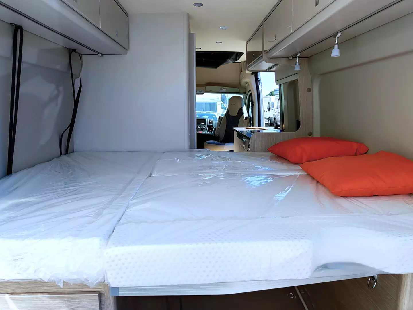 Burstner Campeo C 600 - letto posteriore