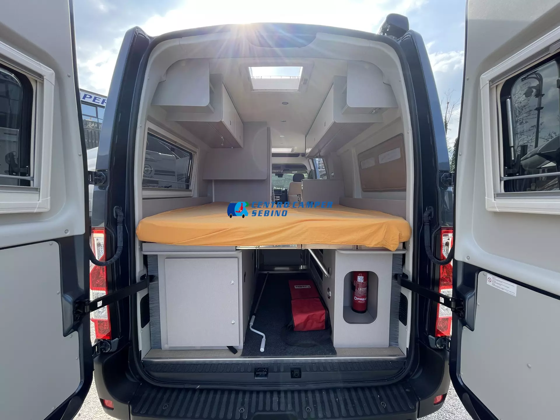 Noleggio Burstner Delfin C 621 Limited