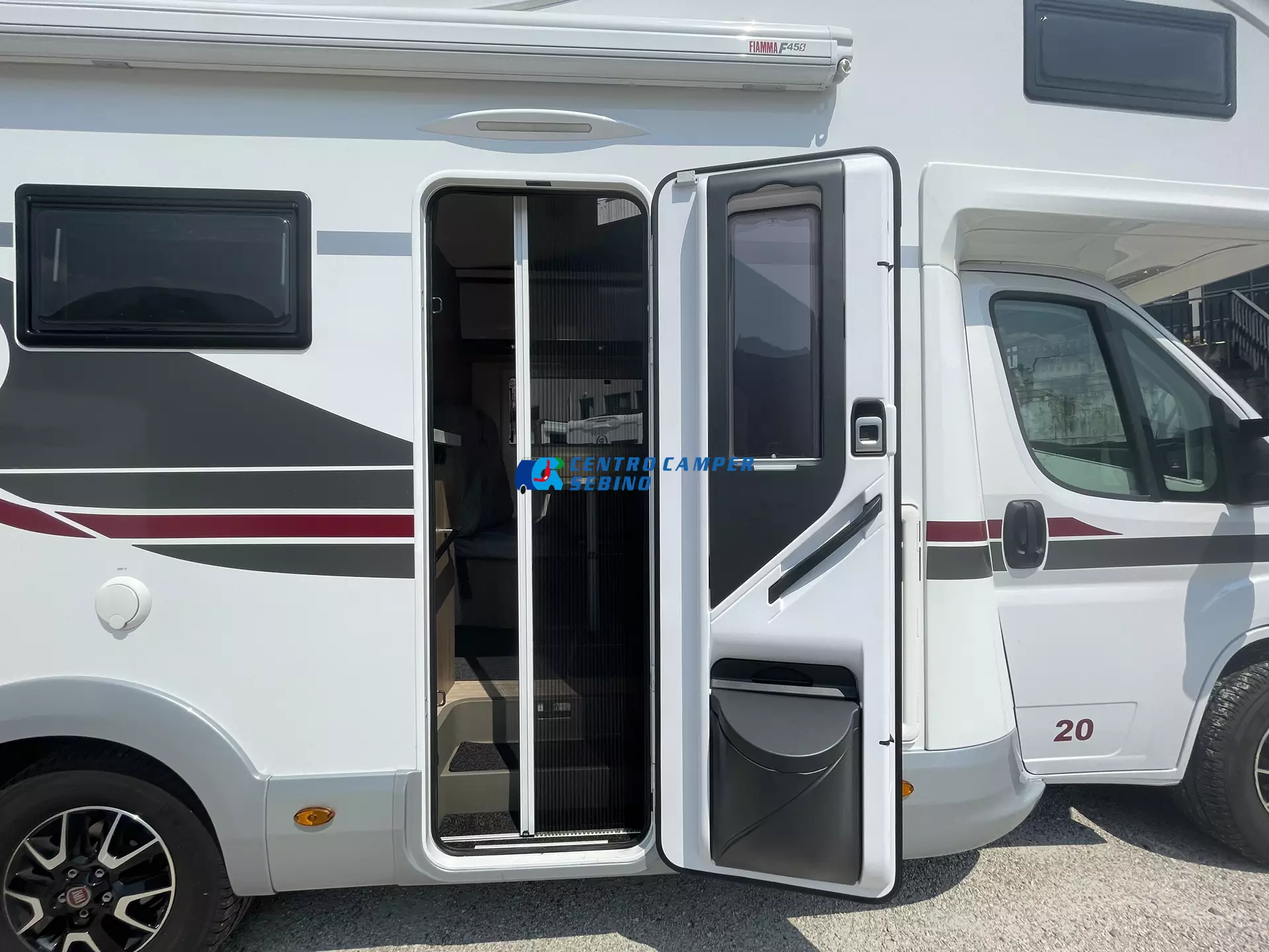 Elnagh Baron 20 zanzariera scorrevole ingresso