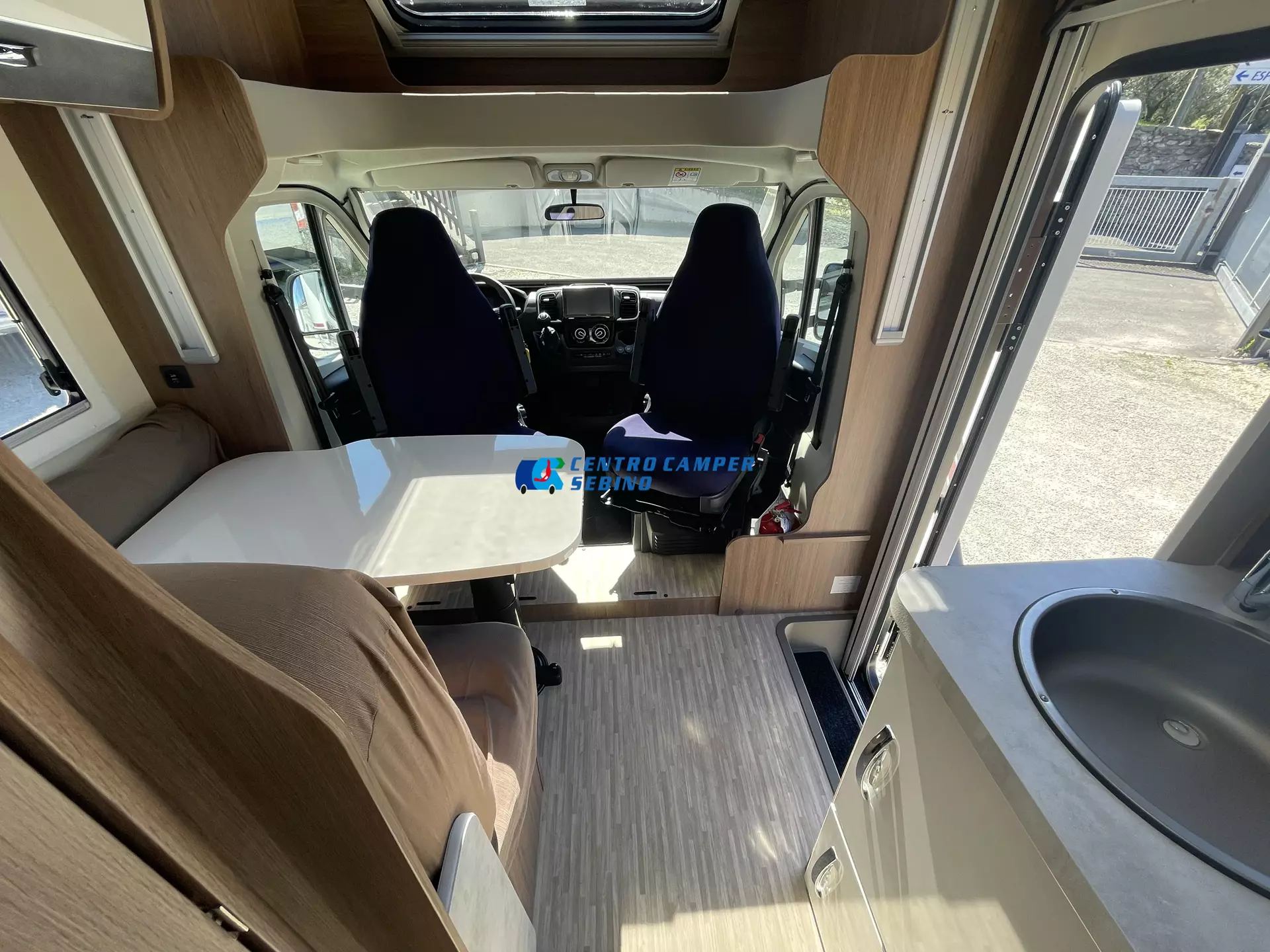 Elnagh Baron 531 comoda dinette con sedili girevoli