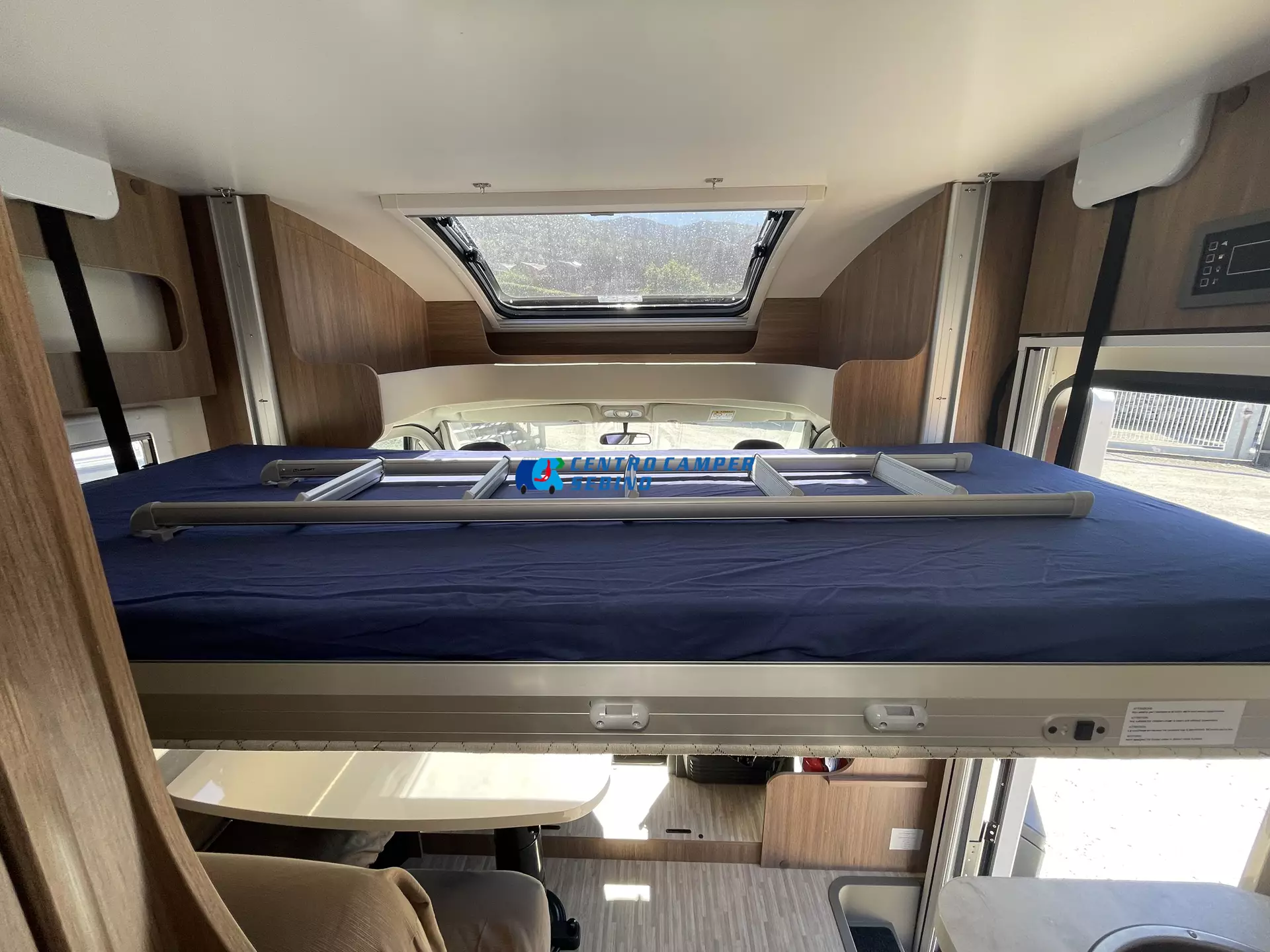 Elnagh Baron 531 letto singolo basculante anteriore