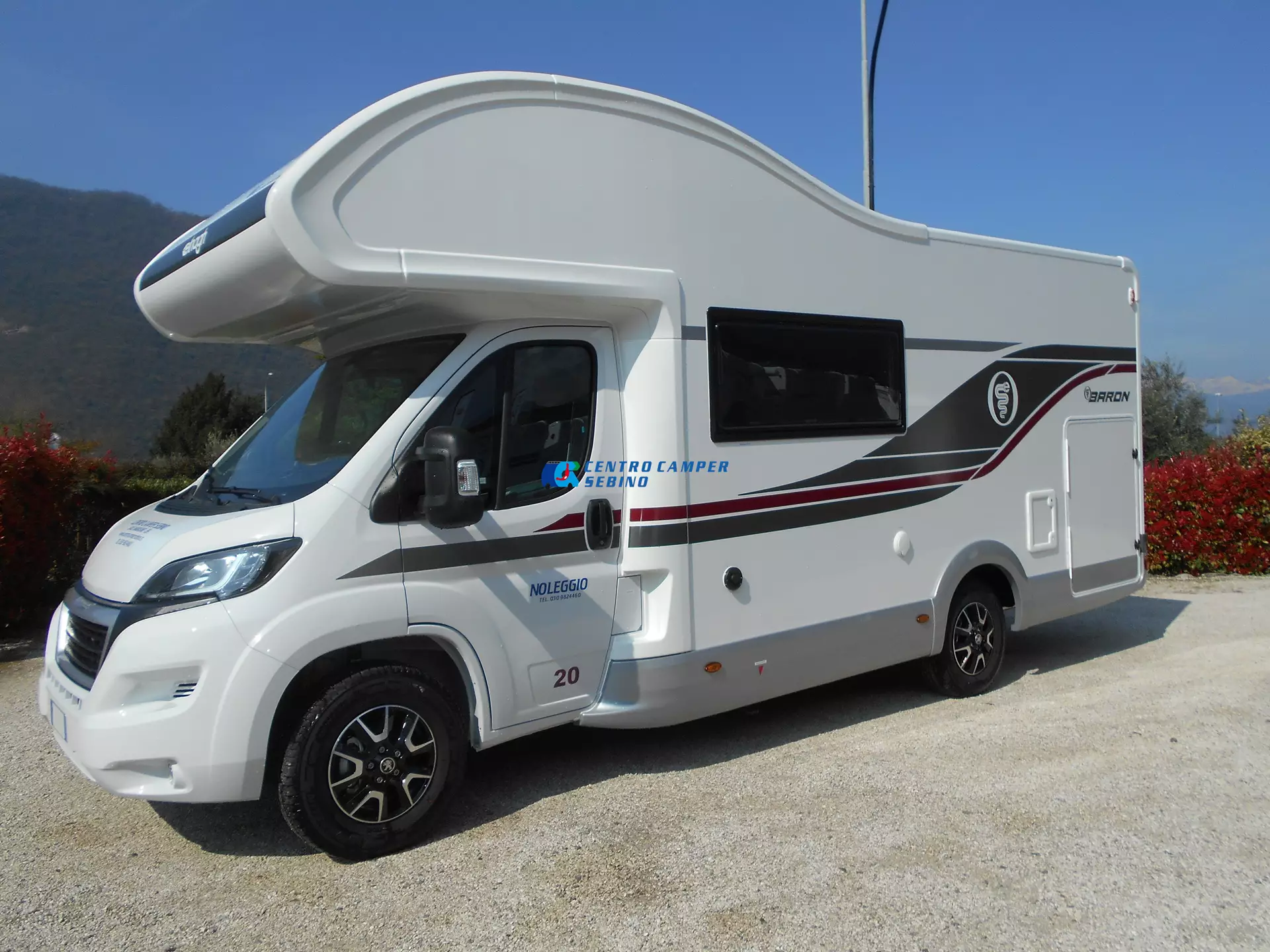 Elnagh Baron 20 8 posti letto e 6 posti viaggio omologati