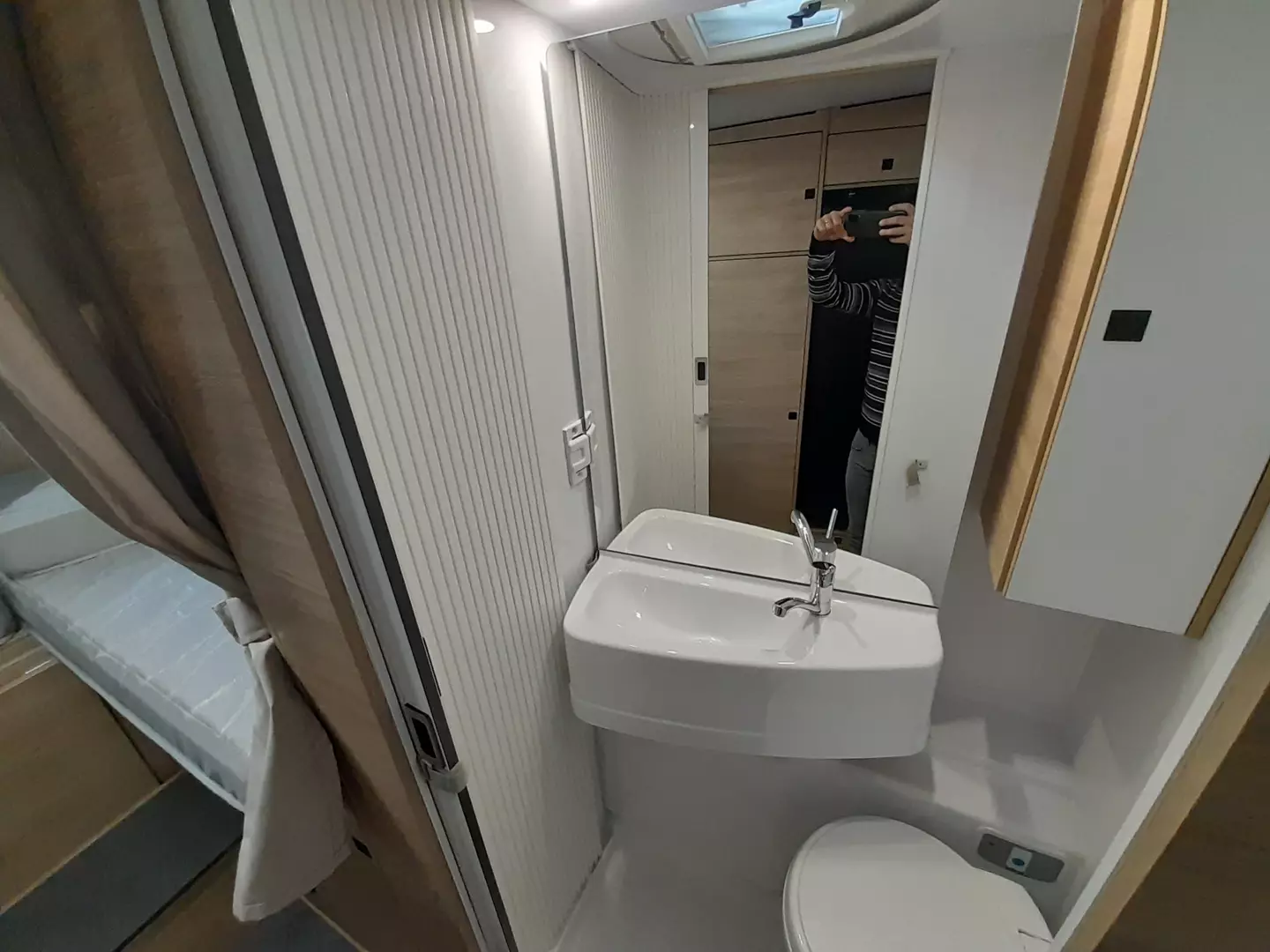 C727 12