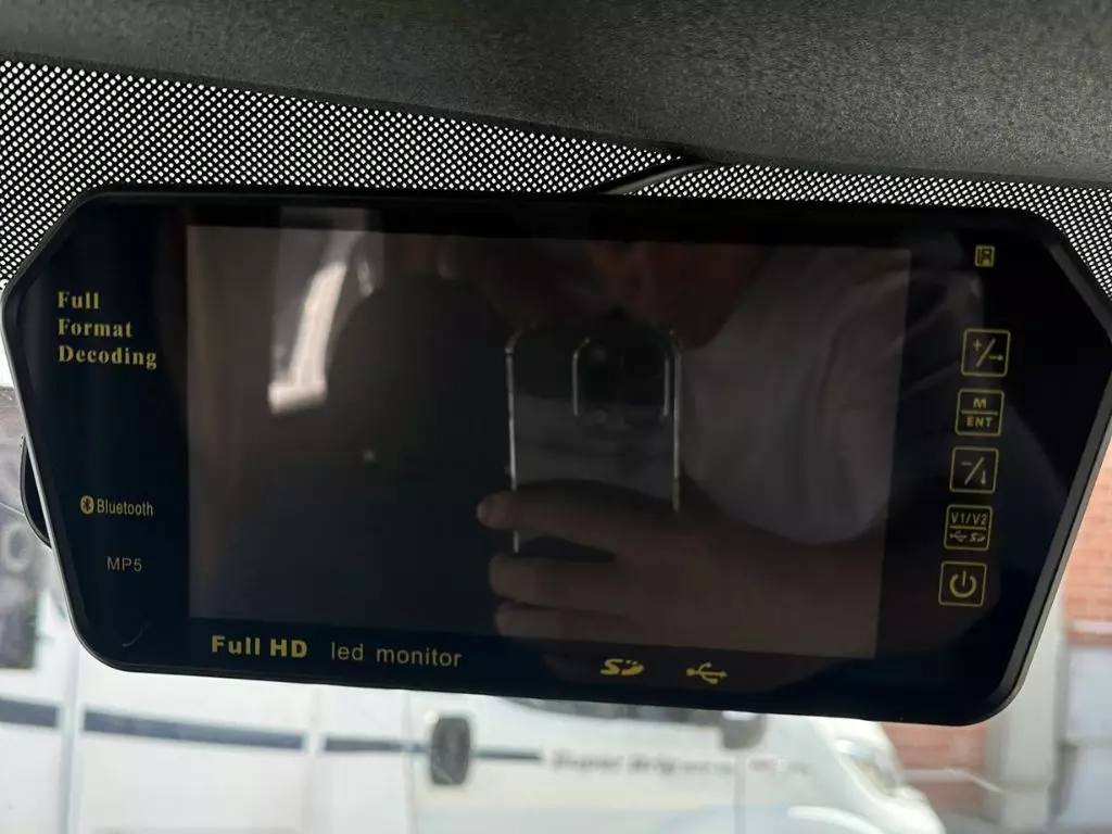monitor retrocamera 
