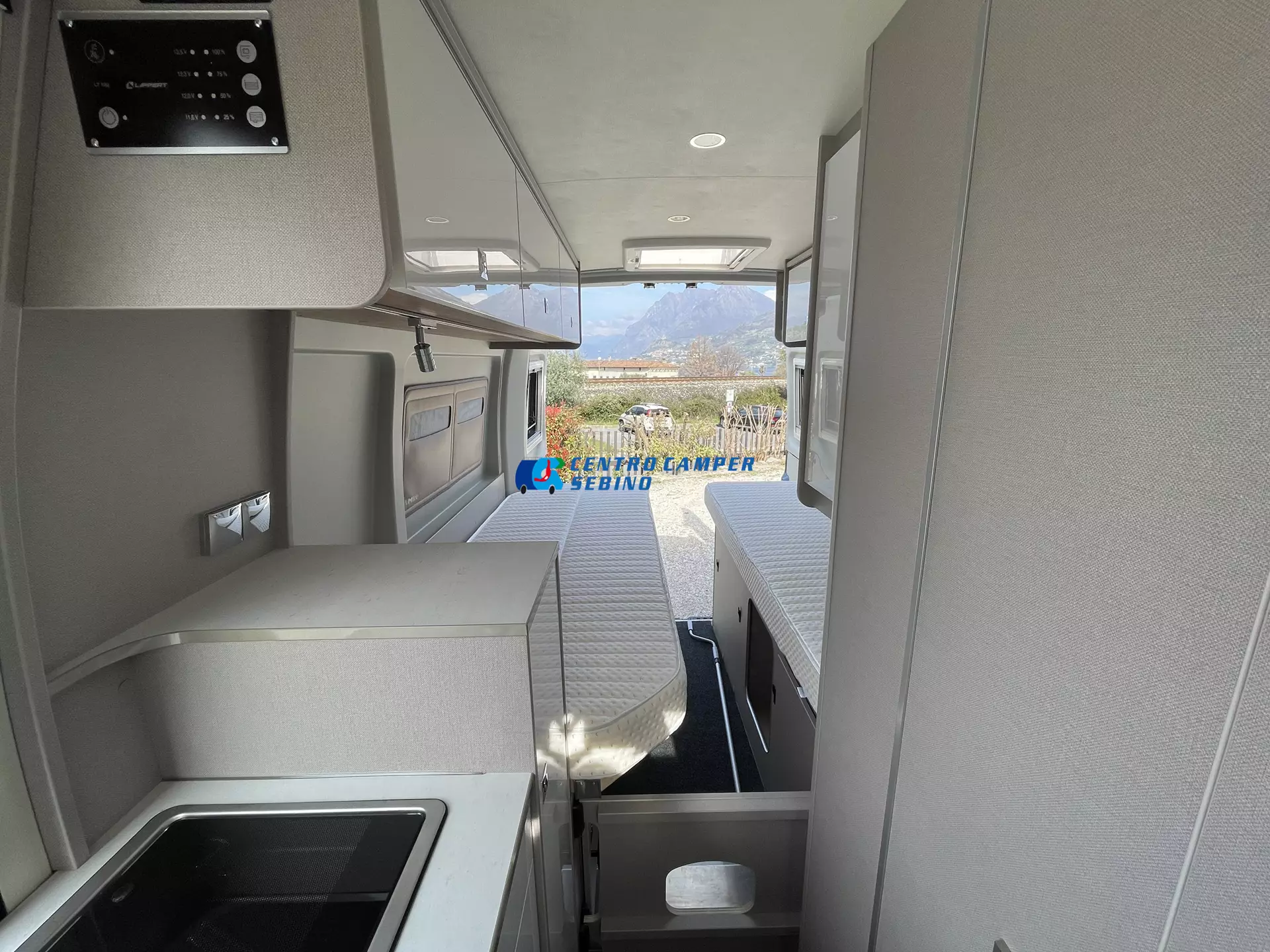 Noleggio Burstner Delfin C 621 Limited