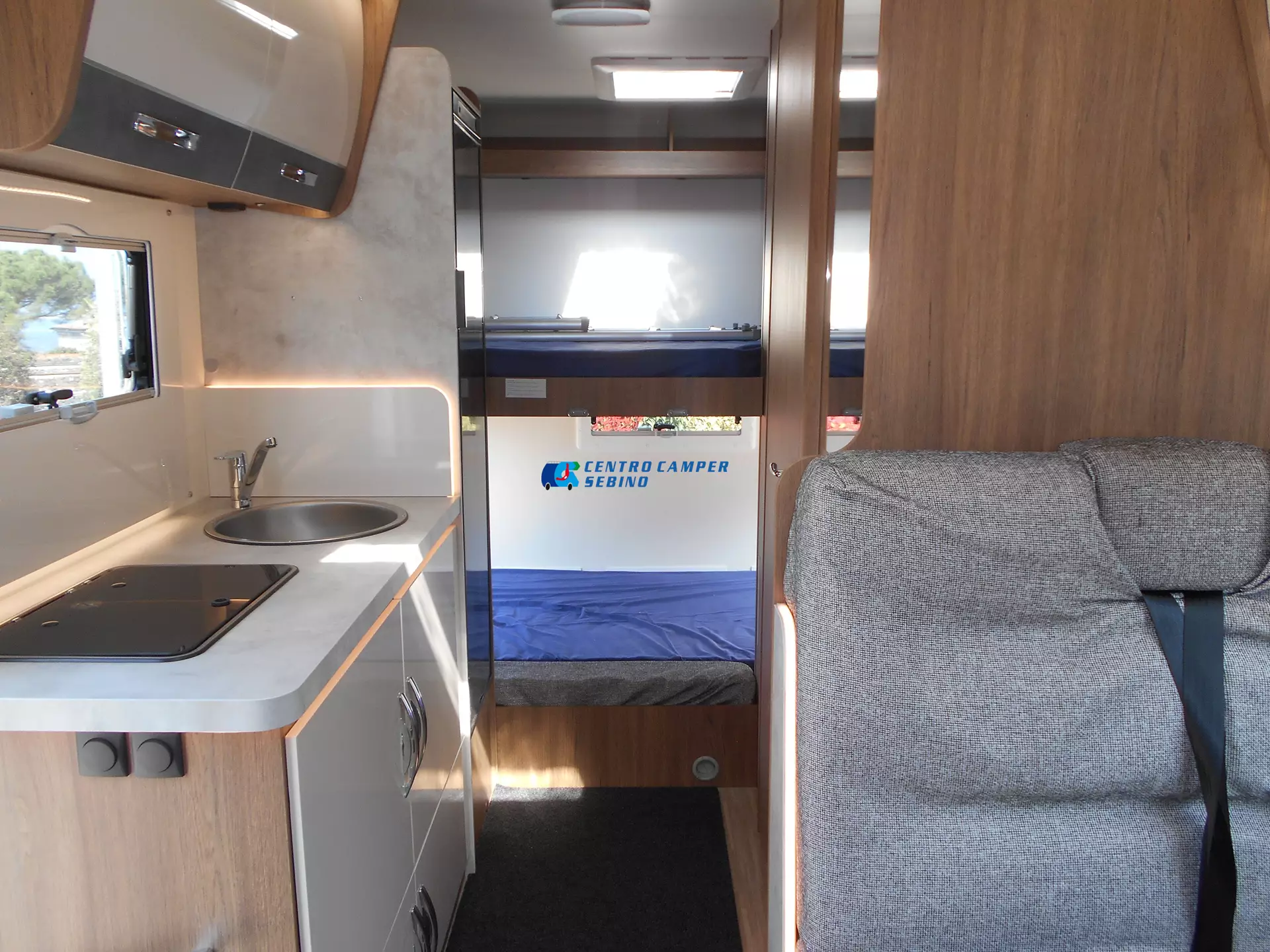 Elnagh Baron 20 8 posti letto e 6 posti viaggio omologati