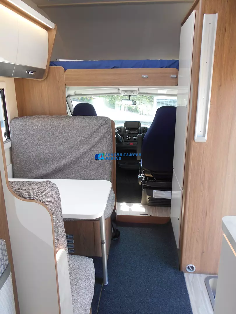 Elnagh Baron 20 8 posti letto e 6 posti viaggio omologati