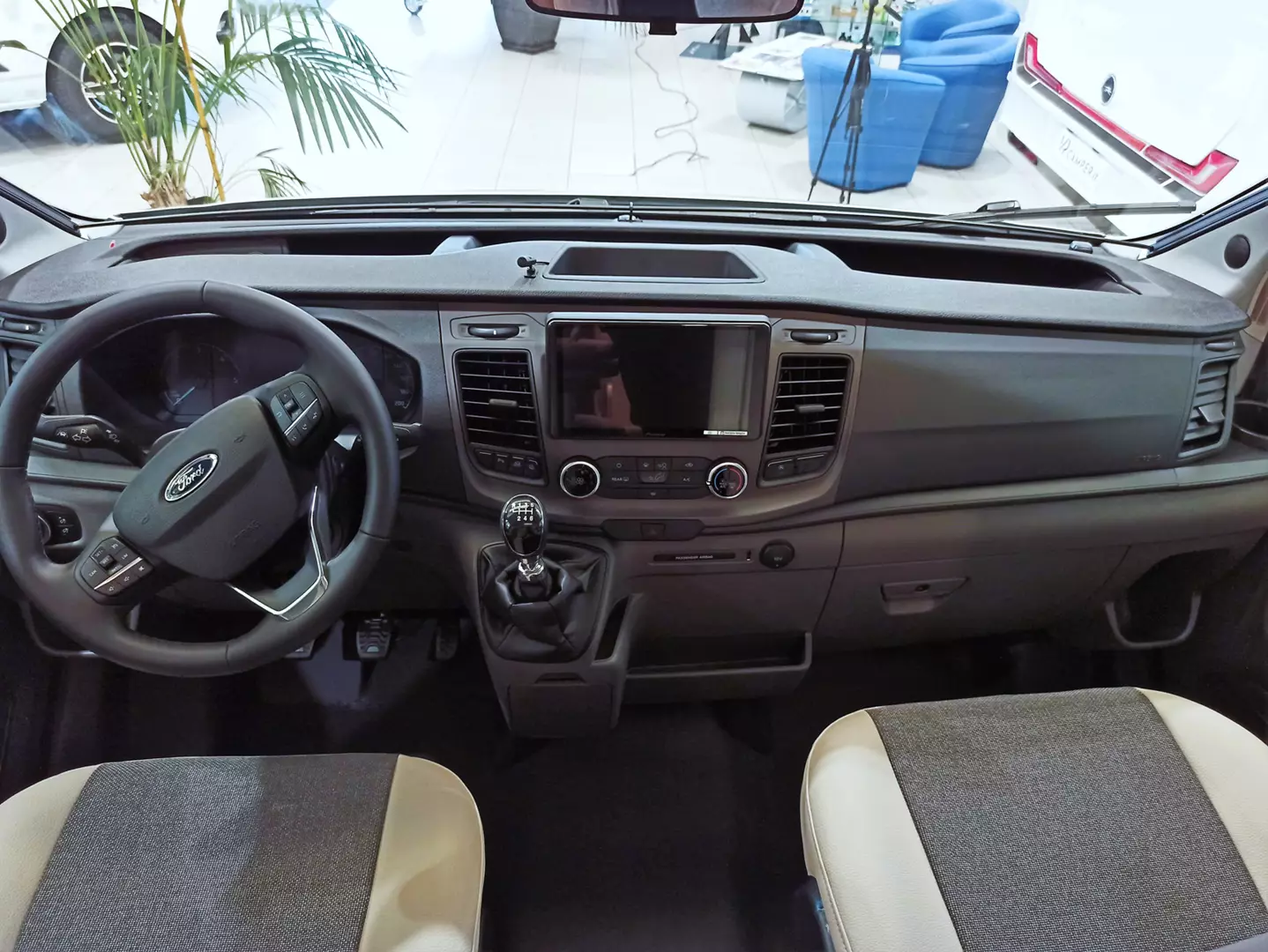 Burstner Lineo C 590