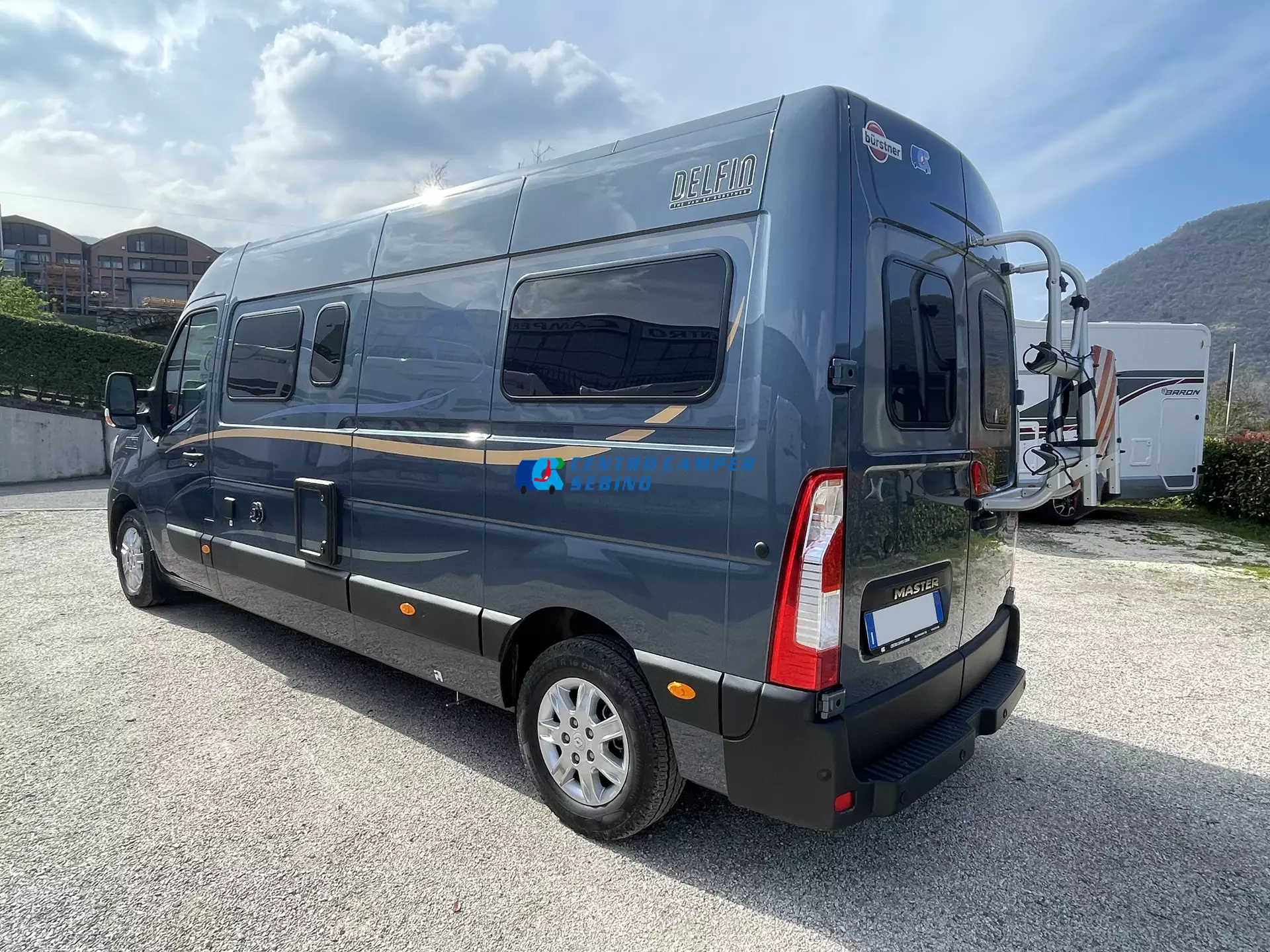 Noleggio Burstner Delfin C 621 Limited