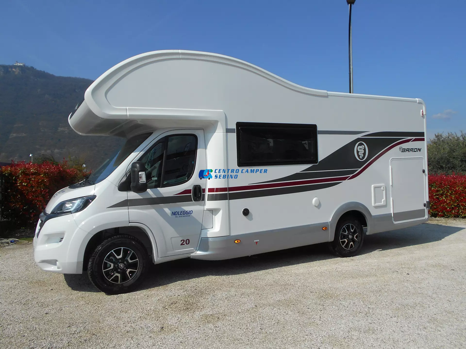Elnagh Baron 20 8 posti letto e 6 posti viaggio omologati