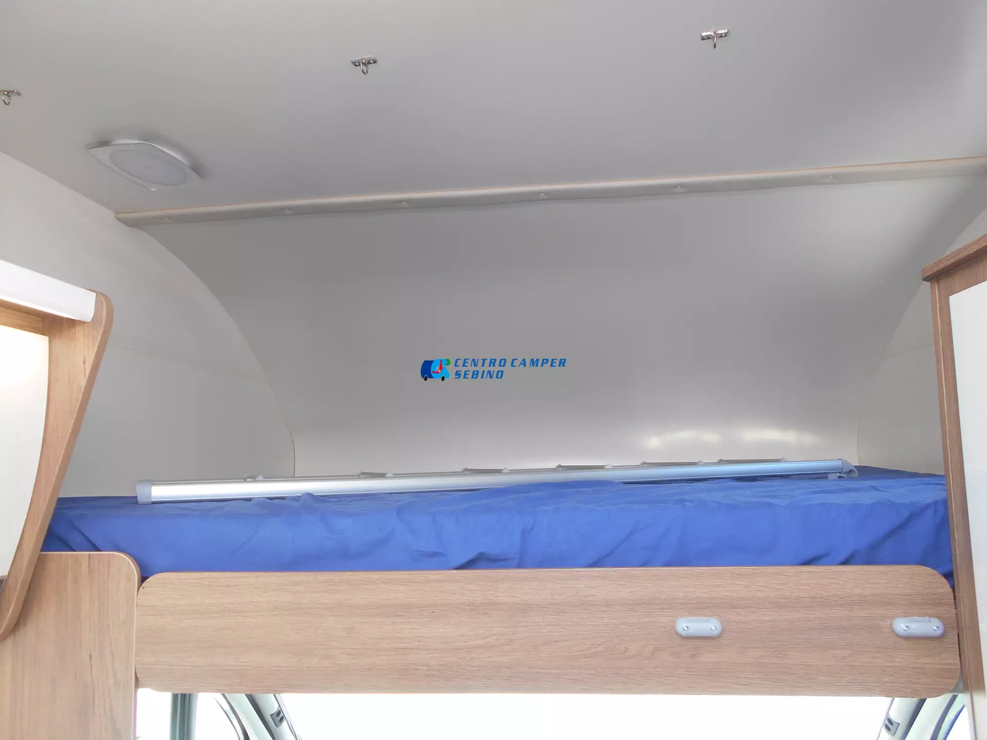 Elnagh Baron 20 8 posti letto e 6 posti viaggio omologati