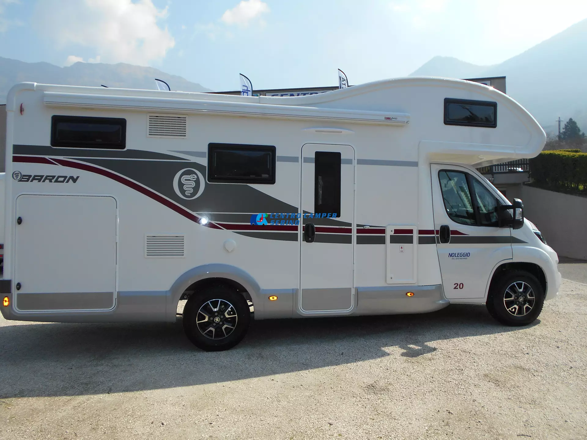 Elnagh Baron 20 8 posti letto e 6 posti viaggio omologati