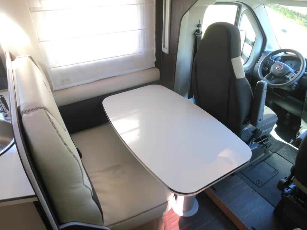 MC4 273